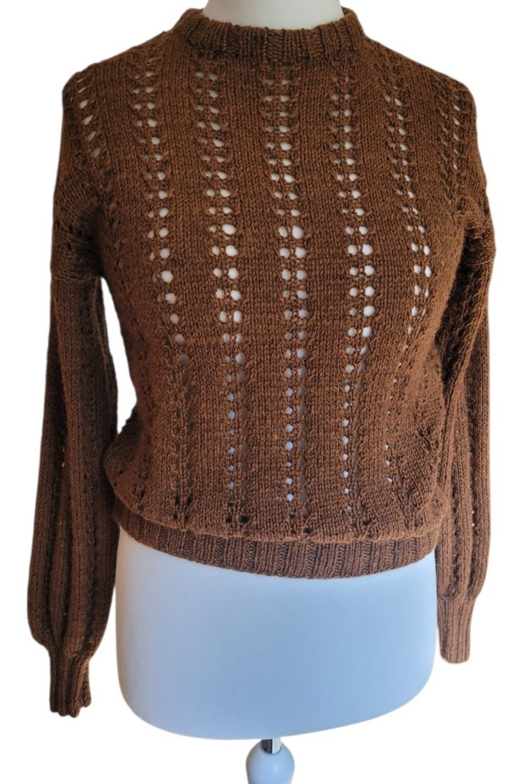 Handgestrickter Damenpullover aus Bluefaced Leicester – BFL Nele