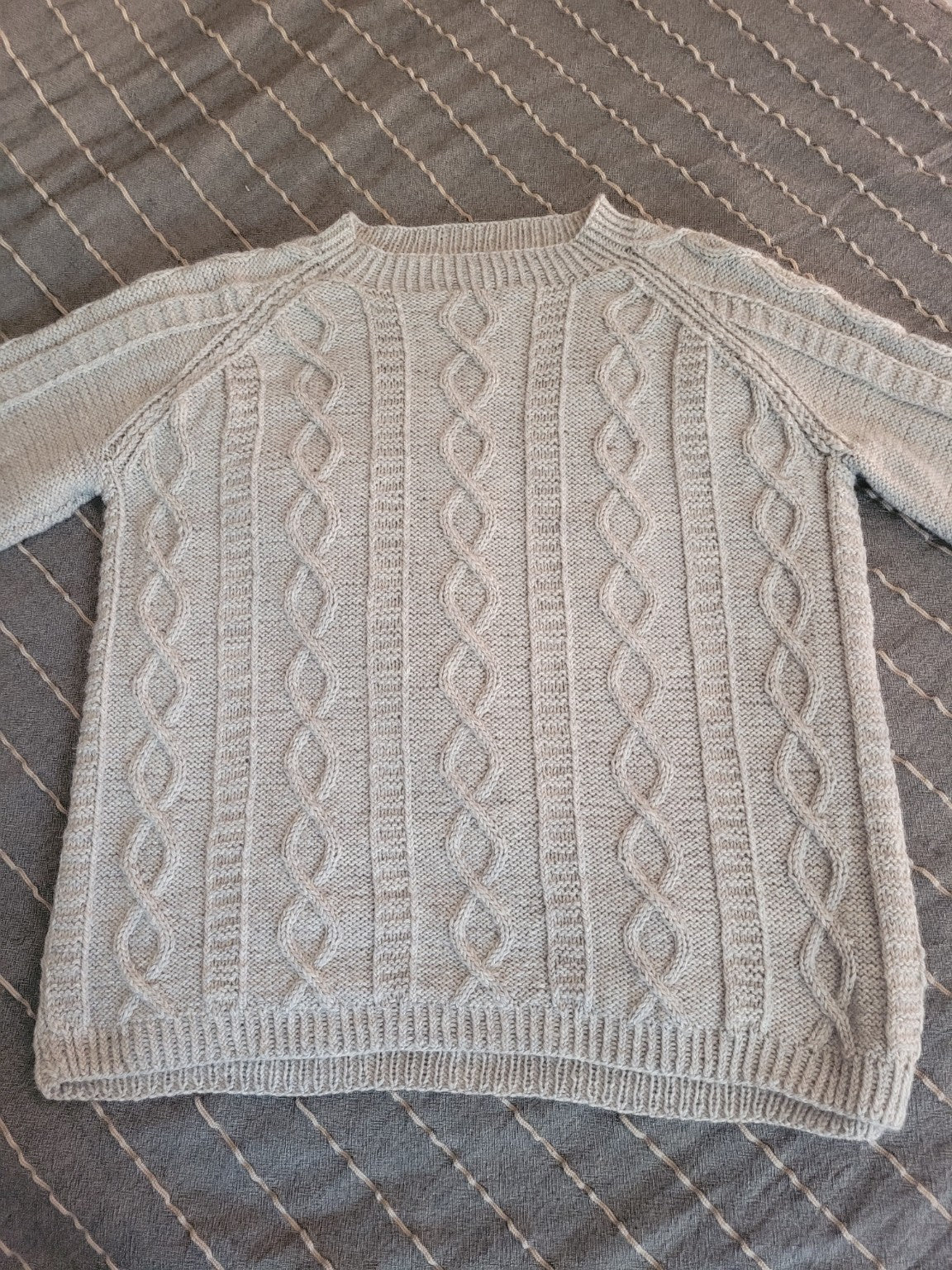 Handgestrickter Herrenpullover BFL Philipp aus Bluefaced Leicester in Größe XL