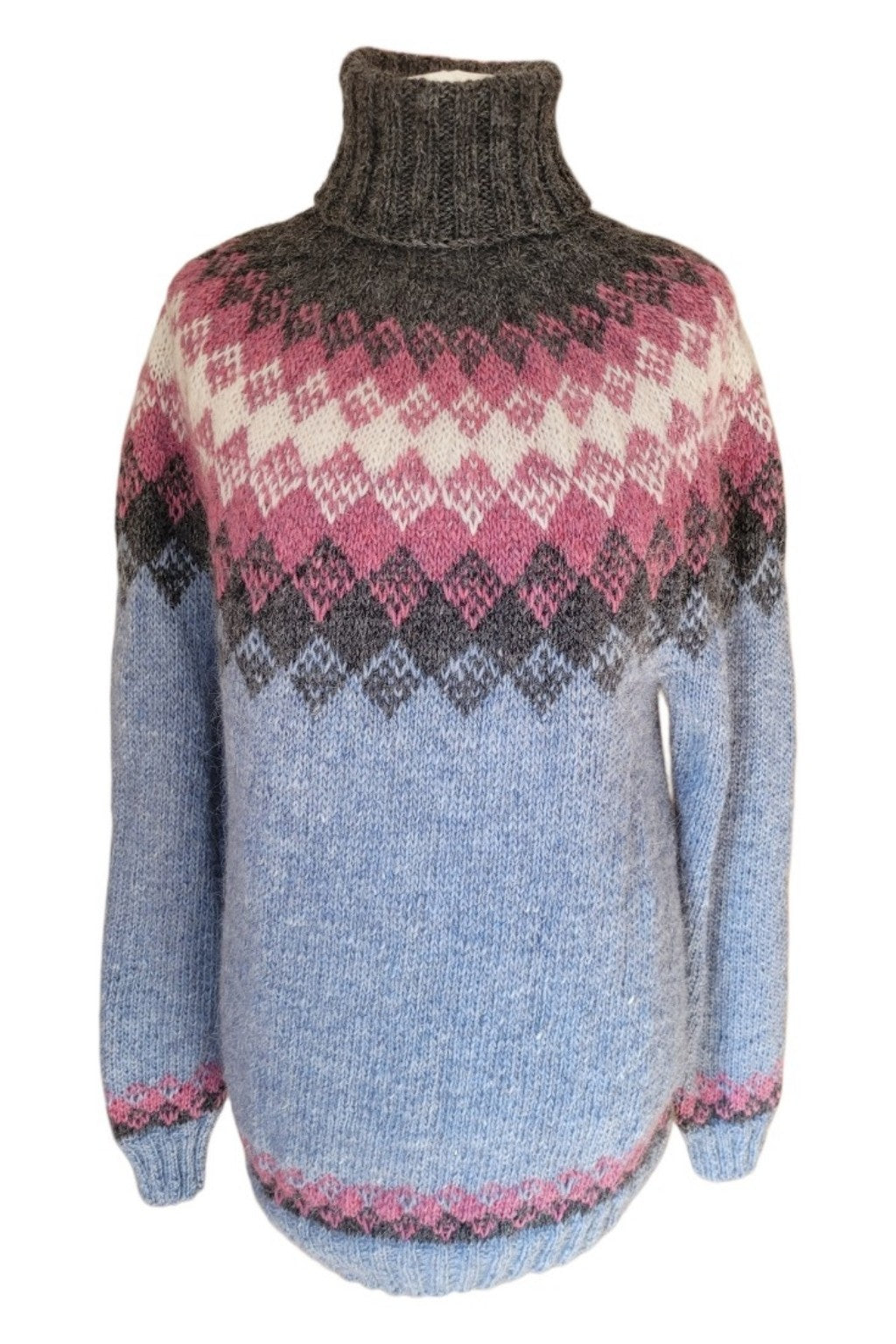 Handgestrickter Islandpullover Hiutaleneule aus originaler Islandwolle mit Rollkragen und nordischem Rundpassenmuster in Eisblau, Altrosa, Naturweiß und Anthrazit.