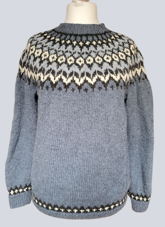 Handgestrickter Islandpullover Riddari aus Lettlopi in Größe L
