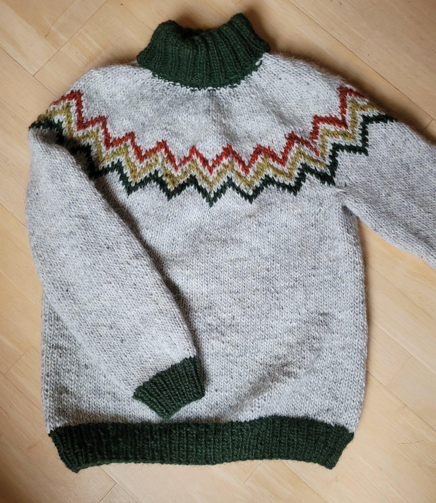 Nordischer Unisex Islandpullover Tindar handgestrickt aus Alafosslopi, Größe M